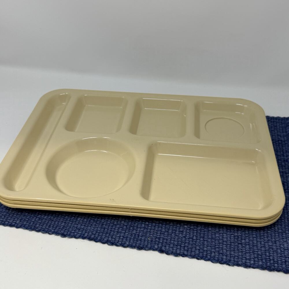 Vintage Plastic 6-Compartment Rectangle Cafeteria Tray Lunch Daycare Shelter